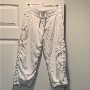 Lululemon White Lined Studio Pant Capri length